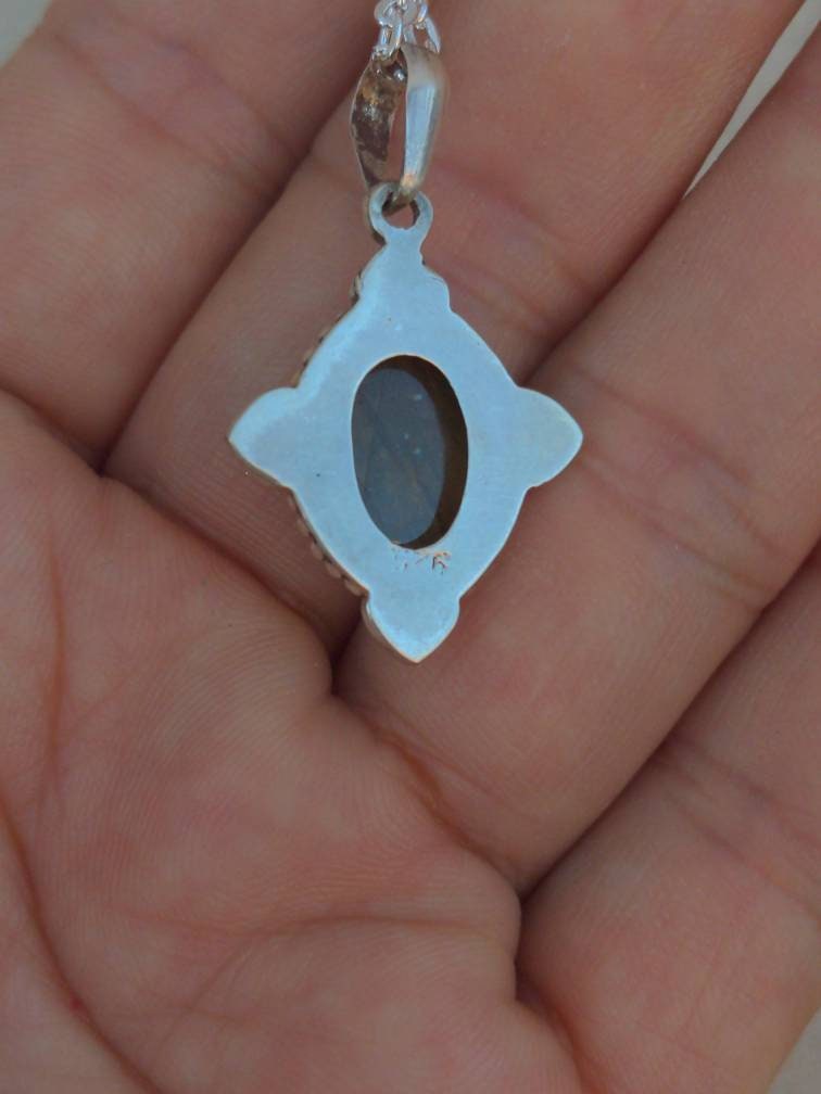 Labradorite Gemstone Silver Handmade Pendant: 925 Sterling Silver Pendant-Oval  Pendant-Gift for her-Anniversary (T1101-003.3)