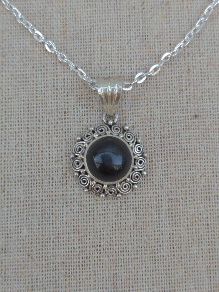 Handmade Sterling Silver Labradorite Pendant: Floral Design