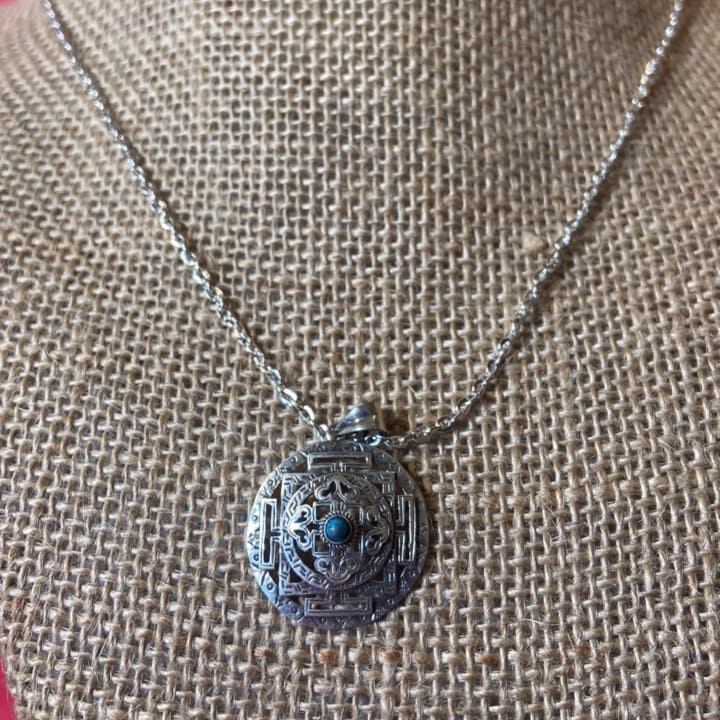 Hand made Ethnic Tibetan Buddhist Mandala Silver Pendant (1102-005)