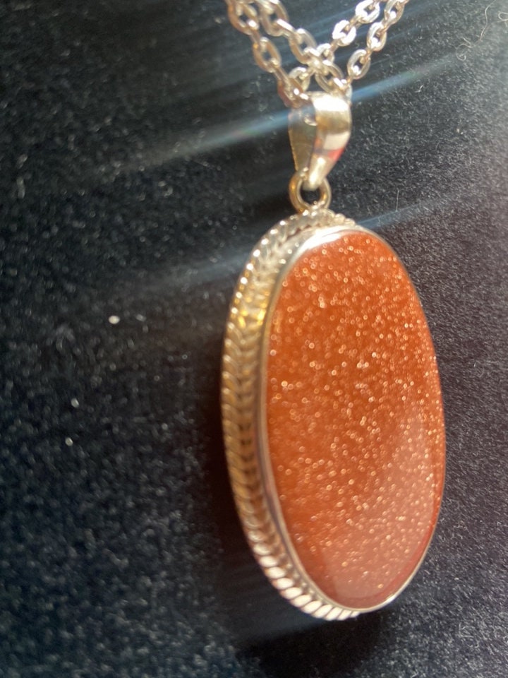 P3/10 - Natural Sunstone Pendant: 925 Sterling Silver (T12-010)