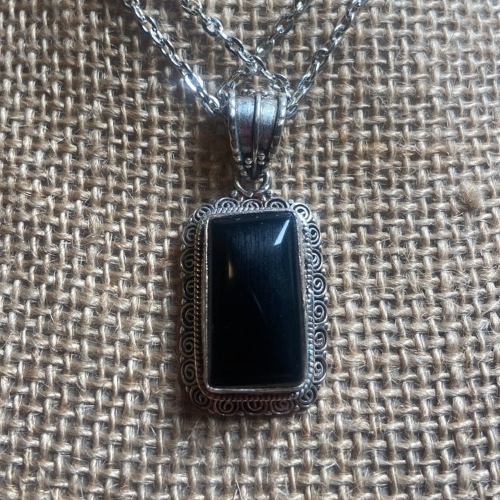 P3/33 - Natural Black Onyx Gemstone of Silver Pendant (T12-033)