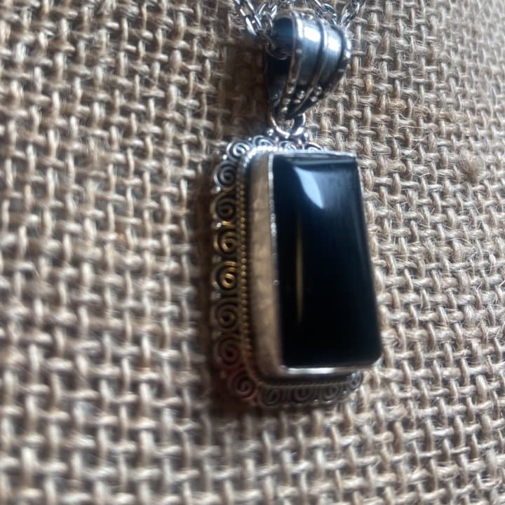 P3/33 - Natural Black Onyx Gemstone of Silver Pendant (T12-033)