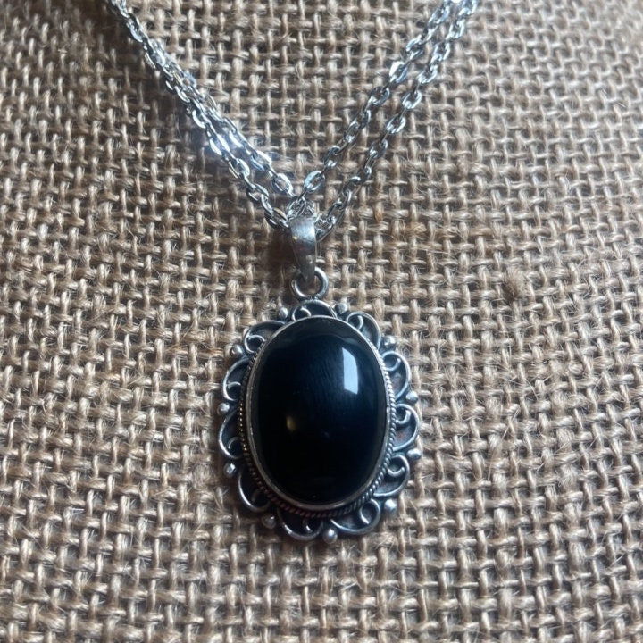 P3/35 - Natural Black Onyx Gemstone of Silver Pendant (T12-035)