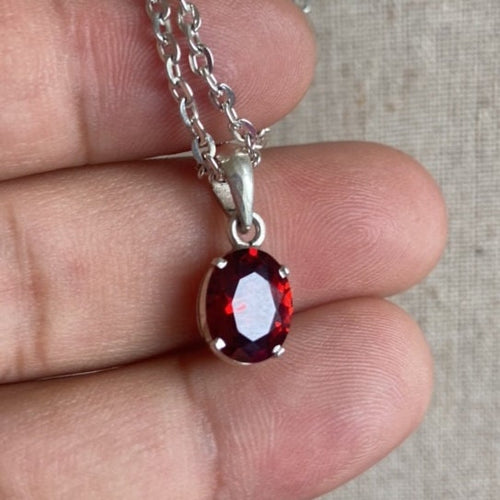 19-Garnet Gemstone Silver Handmade Pendant: 925 Sterling Silver Pendant-Oval Garnet Pendant-Gift for her-Anniversary (T1101-003.6)