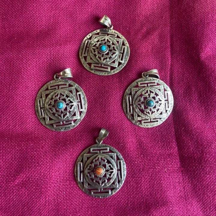 Hand made Ethnic Tibetan Buddhist Mandala Silver Pendant (1102-005)