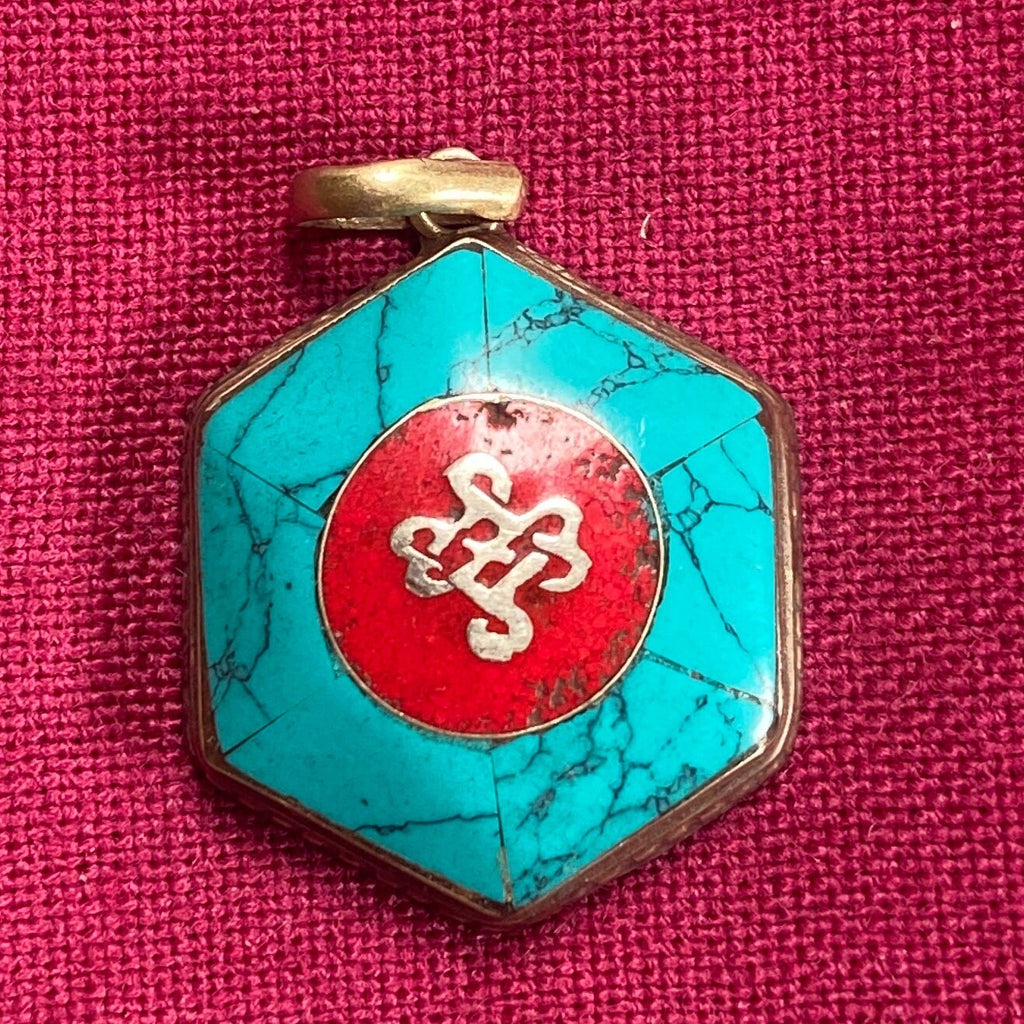 P4/3- Buddhist Om letter, Buddha Eye, Kalachakra Letter, Endless Knot Symbol Tibetan Pendant (T12-2/3)