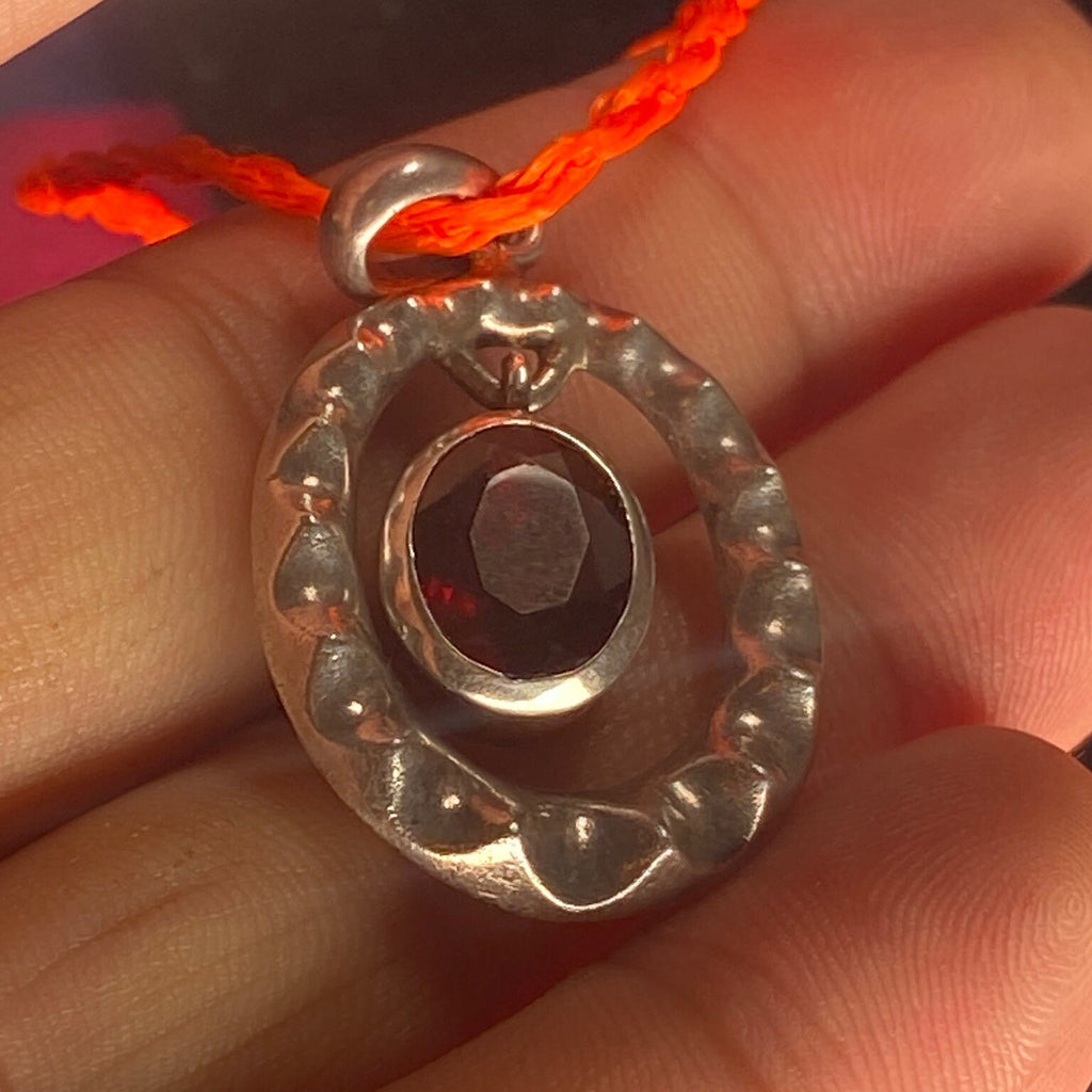 P5/7-Lovely Vintage Sterling Silver Faceted Amethyst Glass Pendant Necklace (T12-3/7)