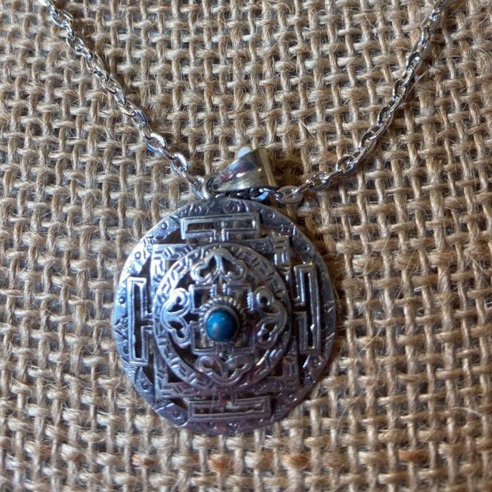 Hand made Ethnic Tibetan Buddhist Mandala Silver Pendant (1102-005)