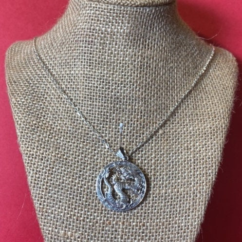 Sterling Silver Chinese Dragon Open Medallion Pendant Necklace) (T1102-008)