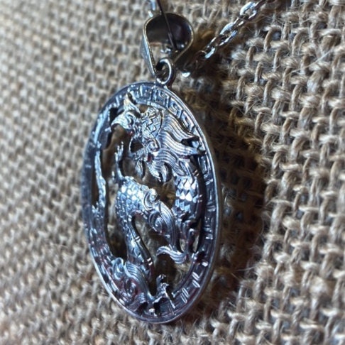 Sterling Silver Chinese Dragon Open Medallion Pendant Necklace) (T1102-008)