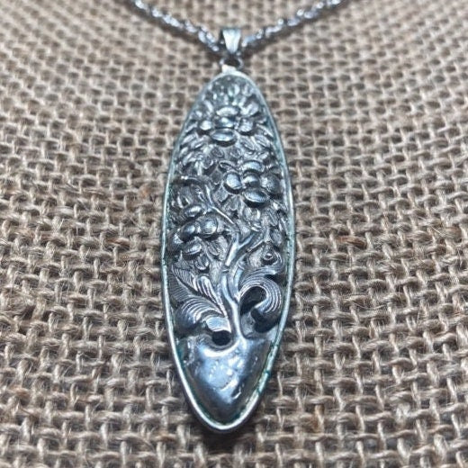Tatting Shuttle Charm Necklace:925 Sterling Silver-Tatting Sewing.(T1103-013 )