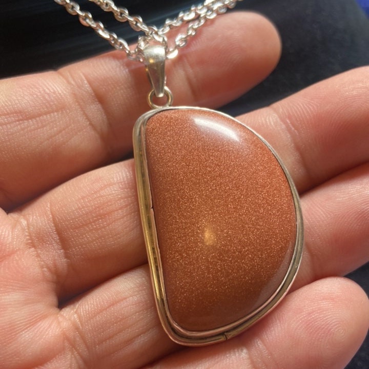 P3/9- Natural Sunstone Pendant: 925 Sterling Silver (T12-009)
