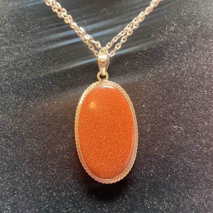P3/10 - Natural Sunstone Pendant: 925 Sterling Silver (T12-010)