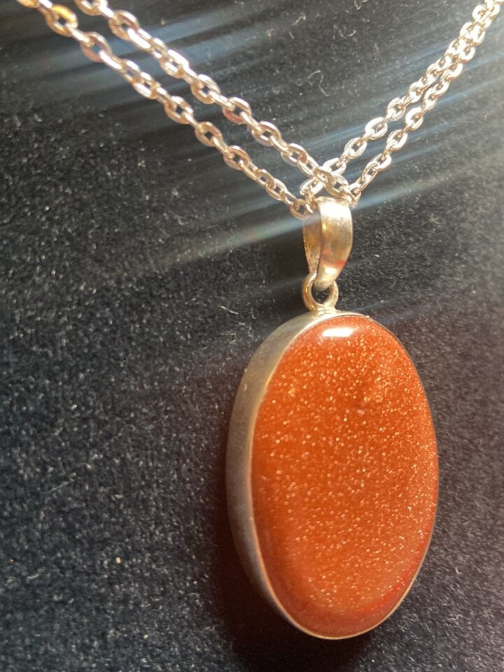 P3/12 - Natural Sunstone Pendant: 925 Sterling Silver (T12-012)