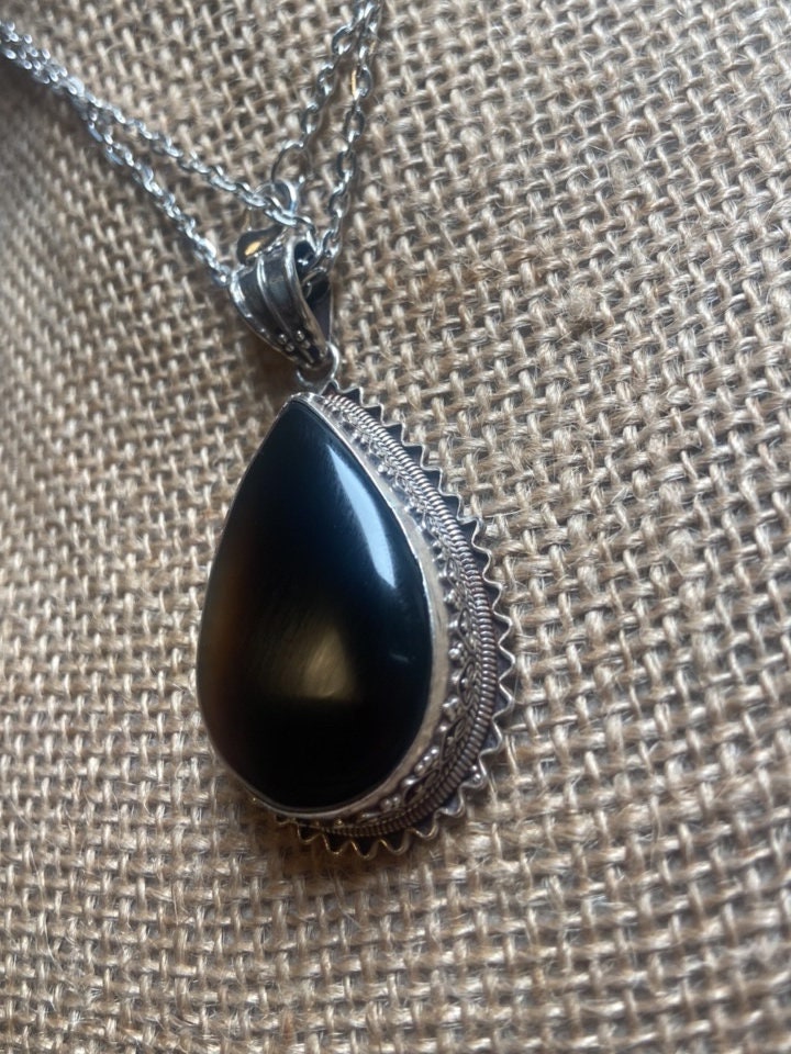 P3/31 - Natural Black Onyx Gemstone of Silver Pendant (T12-031)
