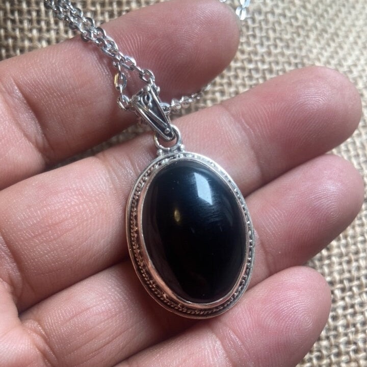 P3/32 - Natural Black Onyx Gemstone of Silver Pendant (T12-032)