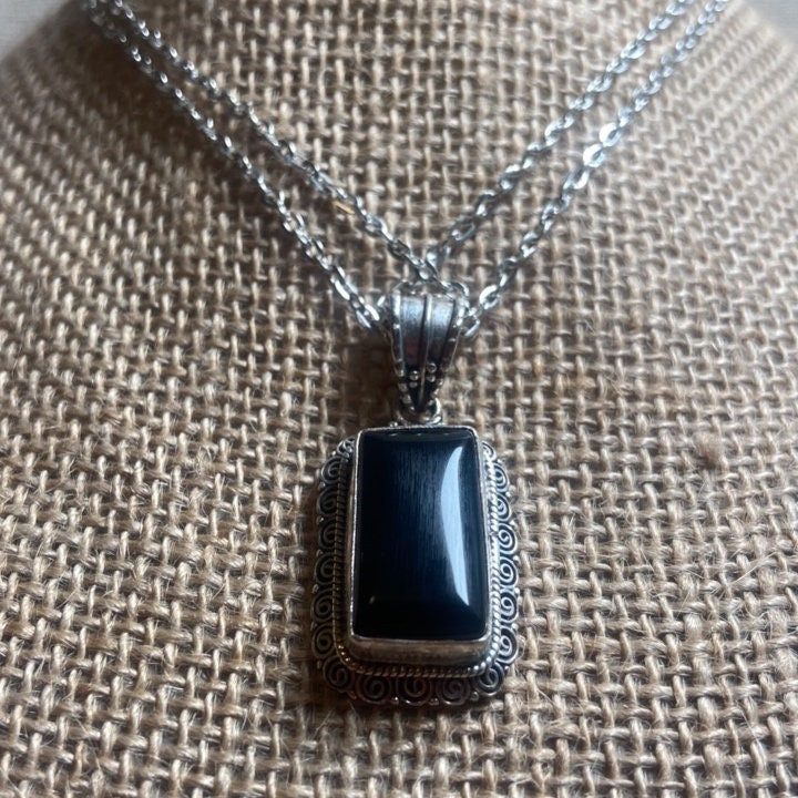 P3/33 - Natural Black Onyx Gemstone of Silver Pendant (T12-033)