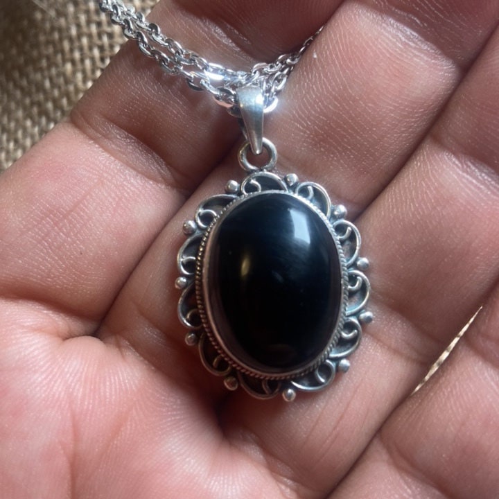 P3/35 - Natural Black Onyx Gemstone of Silver Pendant (T12-035)