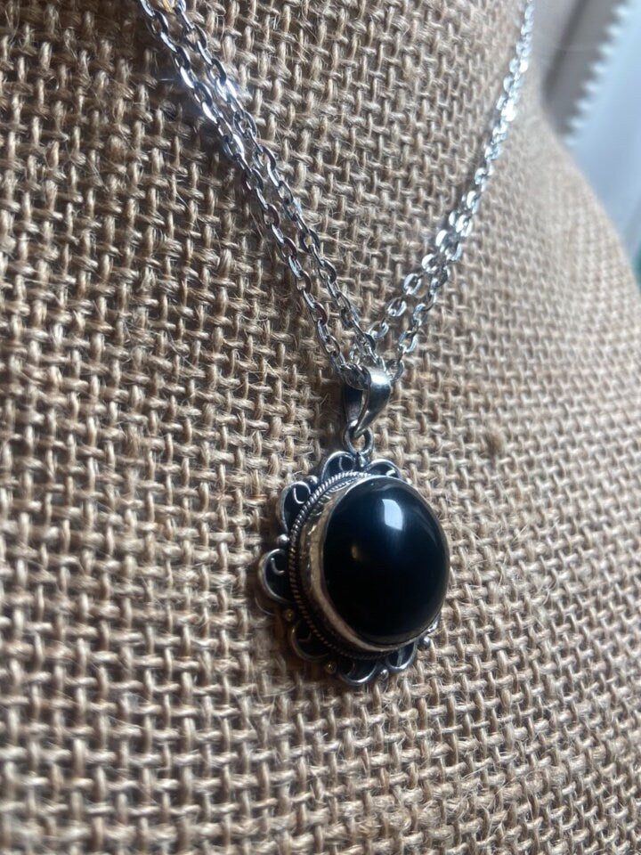 P3/38 - Natural Black Onyx Gemstone of Silver Pendant (T12-038)