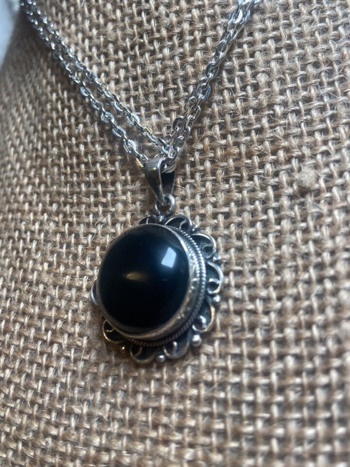 P3/38 - Natural Black Onyx Gemstone of Silver Pendant (T12-038)