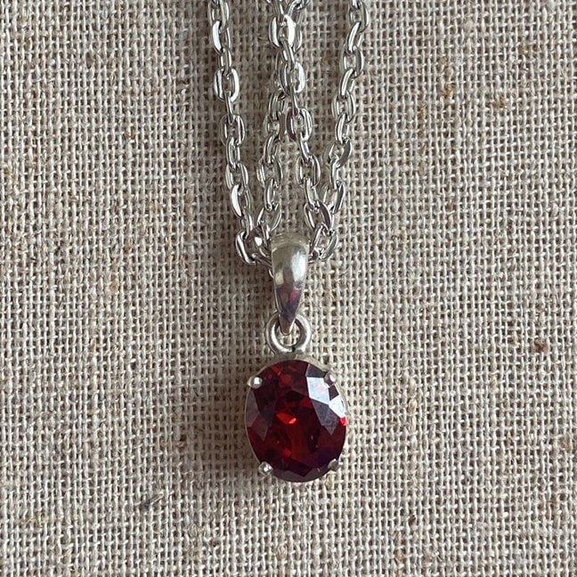 19-Garnet Gemstone Silver Handmade Pendant: 925 Sterling Silver Pendant-Oval Garnet Pendant-Gift for her-Anniversary (T1101-003.6)