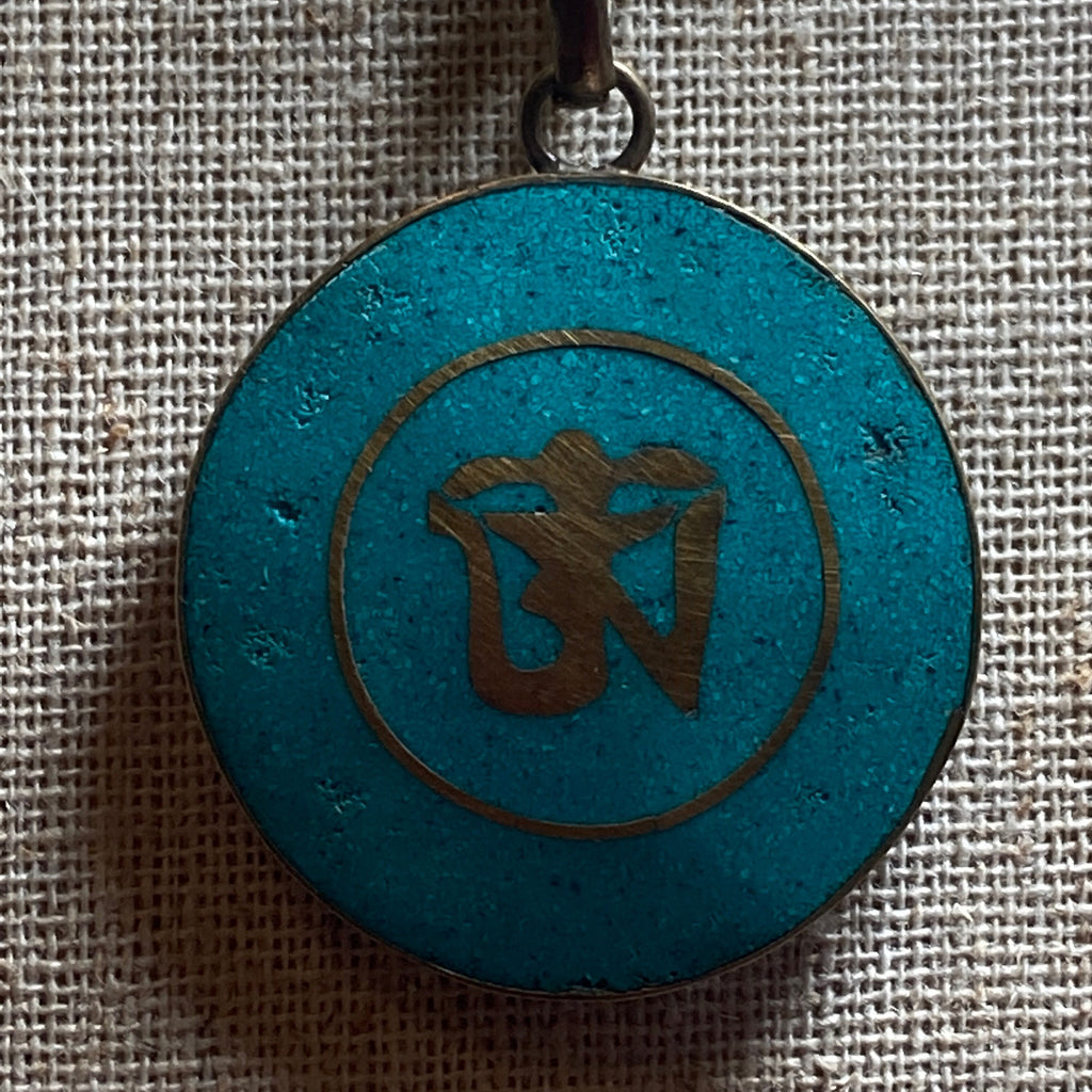 P4/3- Buddhist Om letter, Buddha Eye, Kalachakra Letter, Endless Knot Symbol Tibetan Pendant (T12-2/3)
