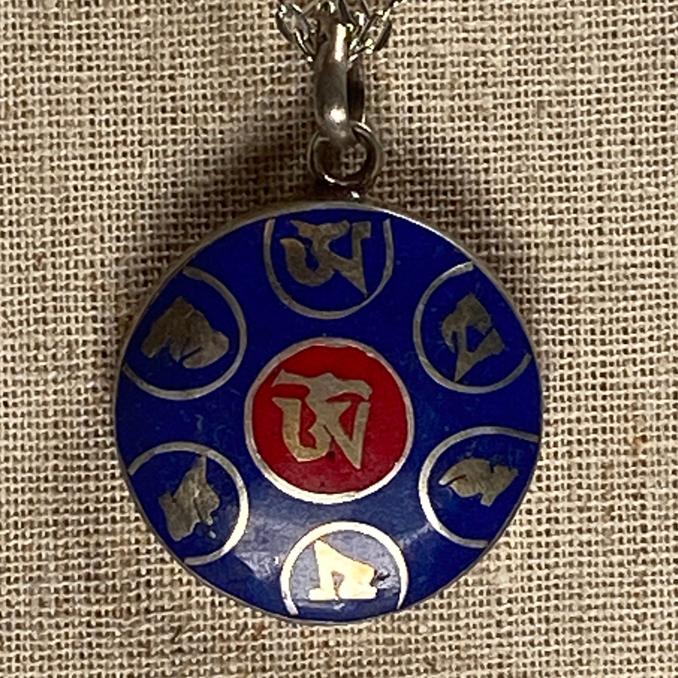 P4/8 - Buddhist Om Mani Padme Hug, Necklace Silver Pendants  (T12-2/8)