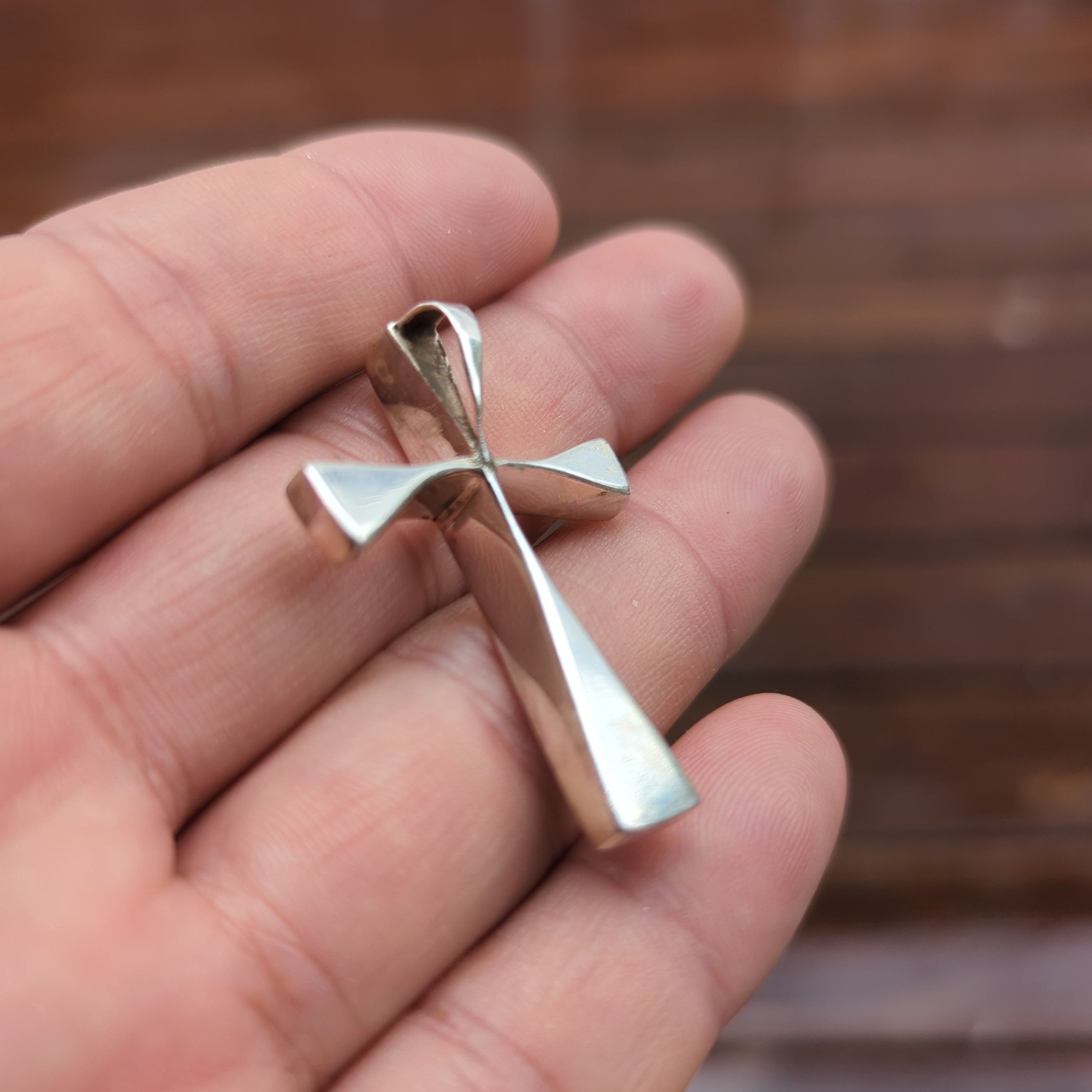 Native American Inlaid Turquoise 925 Sterling Silver Cross Pendant.(T1102-001)