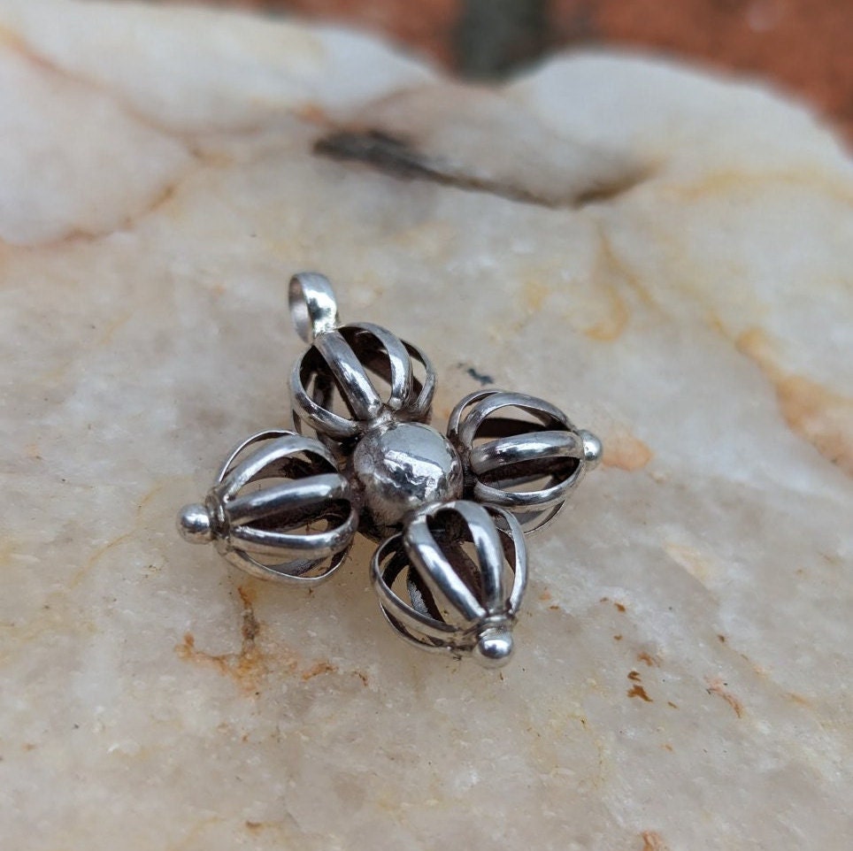 Silver double Vajra Pendant(T1103-003.6)