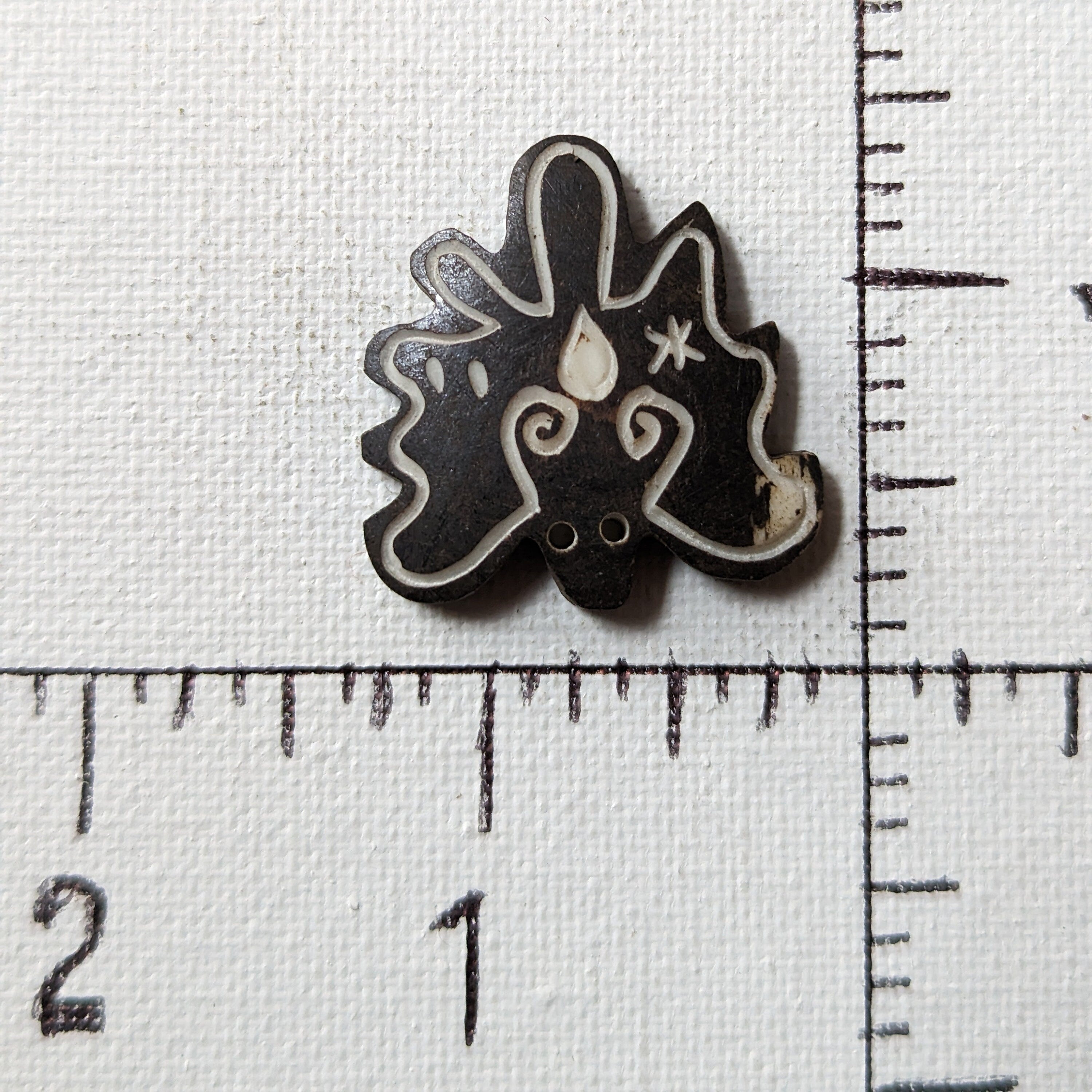 Handmade Buffalo Horn Button: Decorative Natural Light Blonde