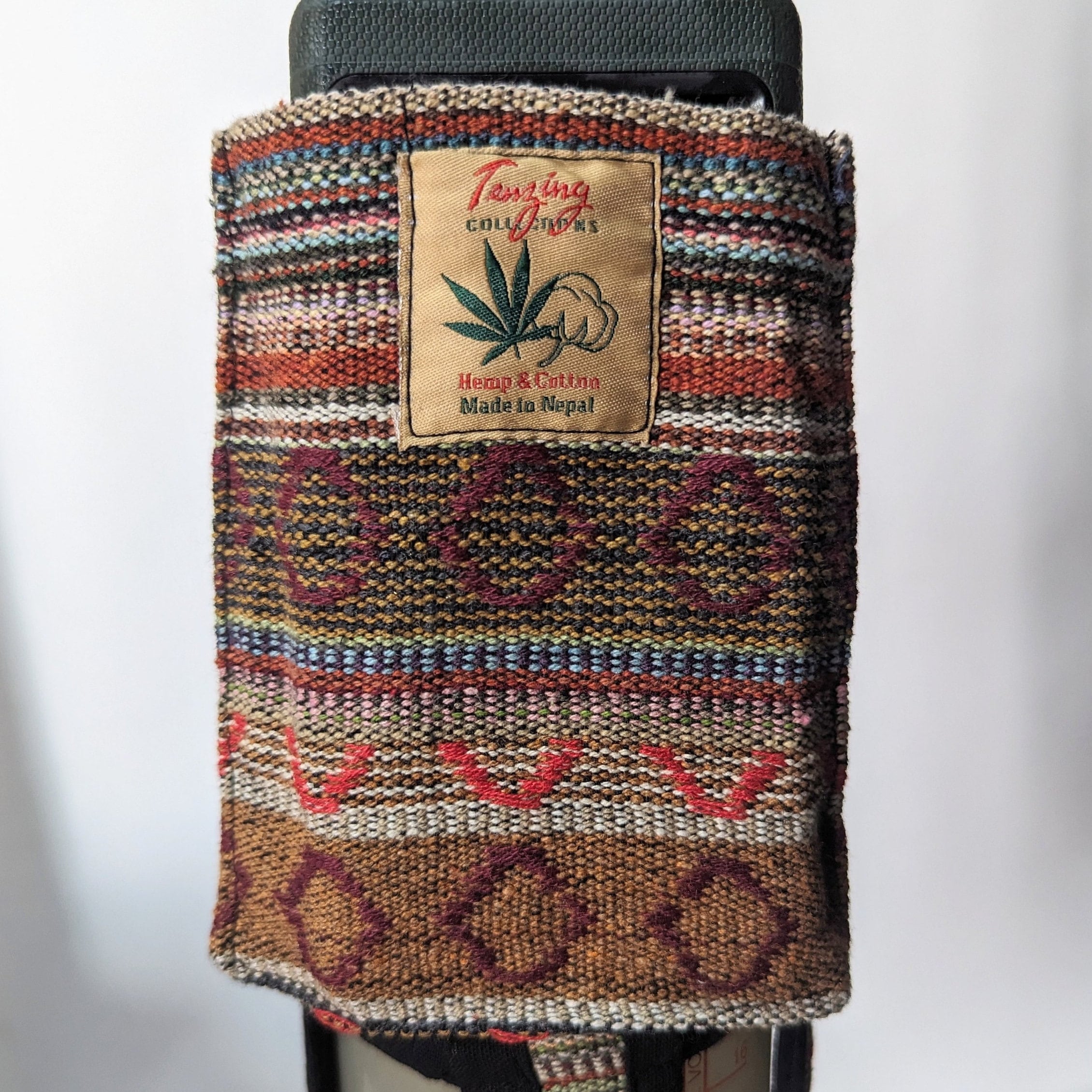 Hemp Water Bottle Holder with Phone Pocket: Any size up to 40 oz fits. Bottles holder bag