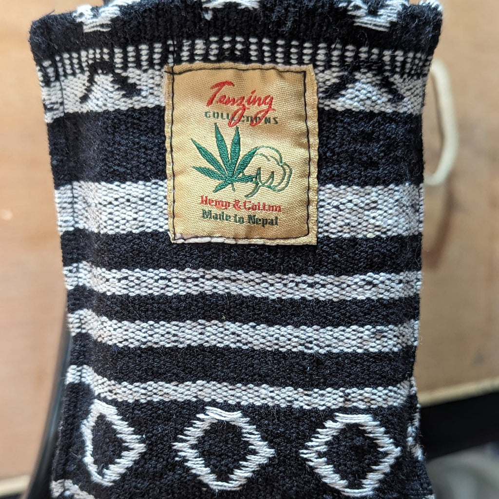 Hemp Water Bottle Holder with Phone Pocket: Any size up to 40 oz fits. Bottles holder bag