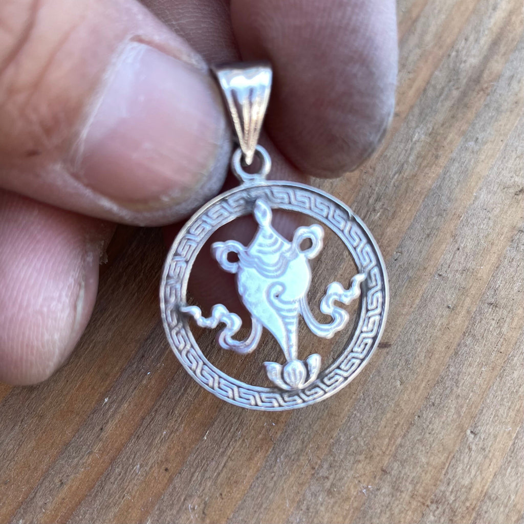 Conch Shell of Far Renown:(Silver Pendant of Auspicious symbol) (T1102-004.6)