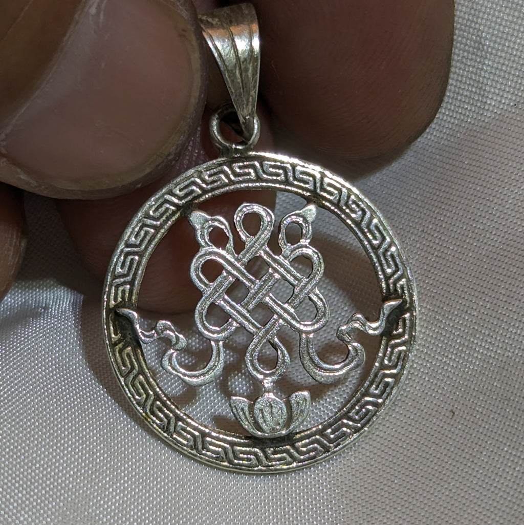 Glorious Endless Knot:(Silver Pendant of Auspicious symbol) (T1102-004.7)