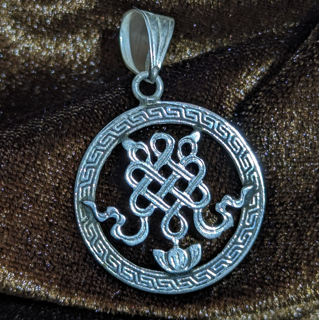 Glorious Endless Knot:(Silver Pendant of Auspicious symbol) (T1102-004.7)