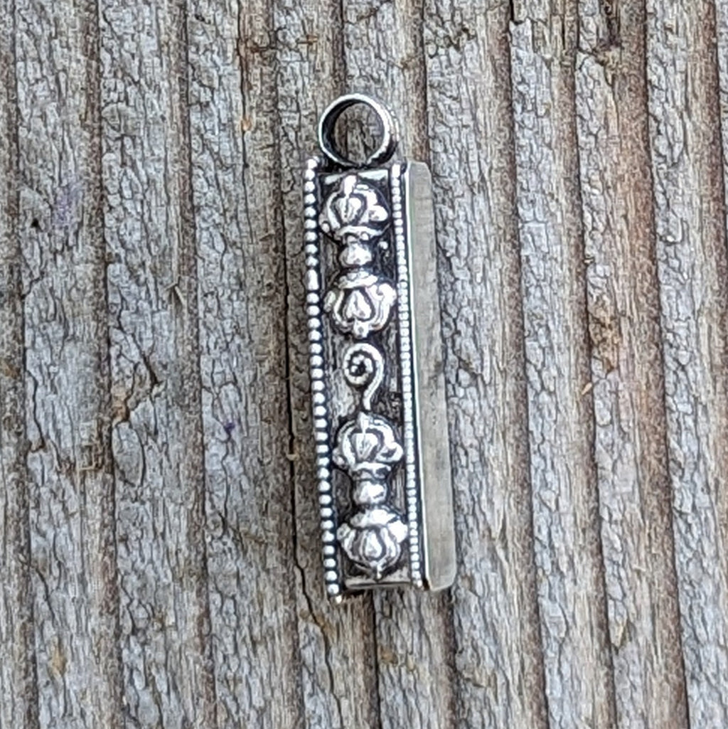 Om Mani Padme Hung Mantra Silver Pendants Handmade in Nepal.(T1103-008)
