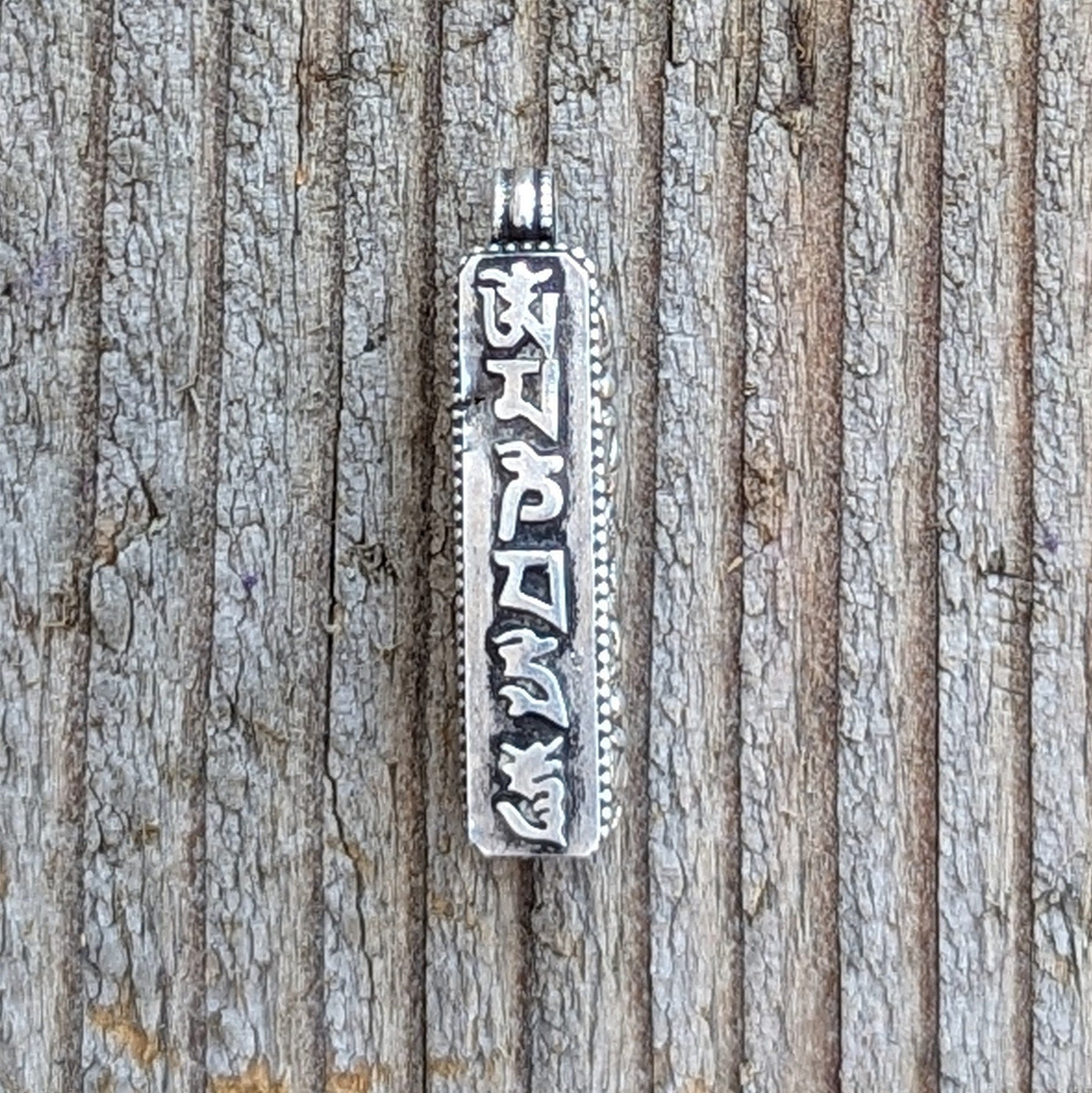 Om Mani Padme Hung Mantra Silver Pendants Handmade in Nepal.(T1103-008)