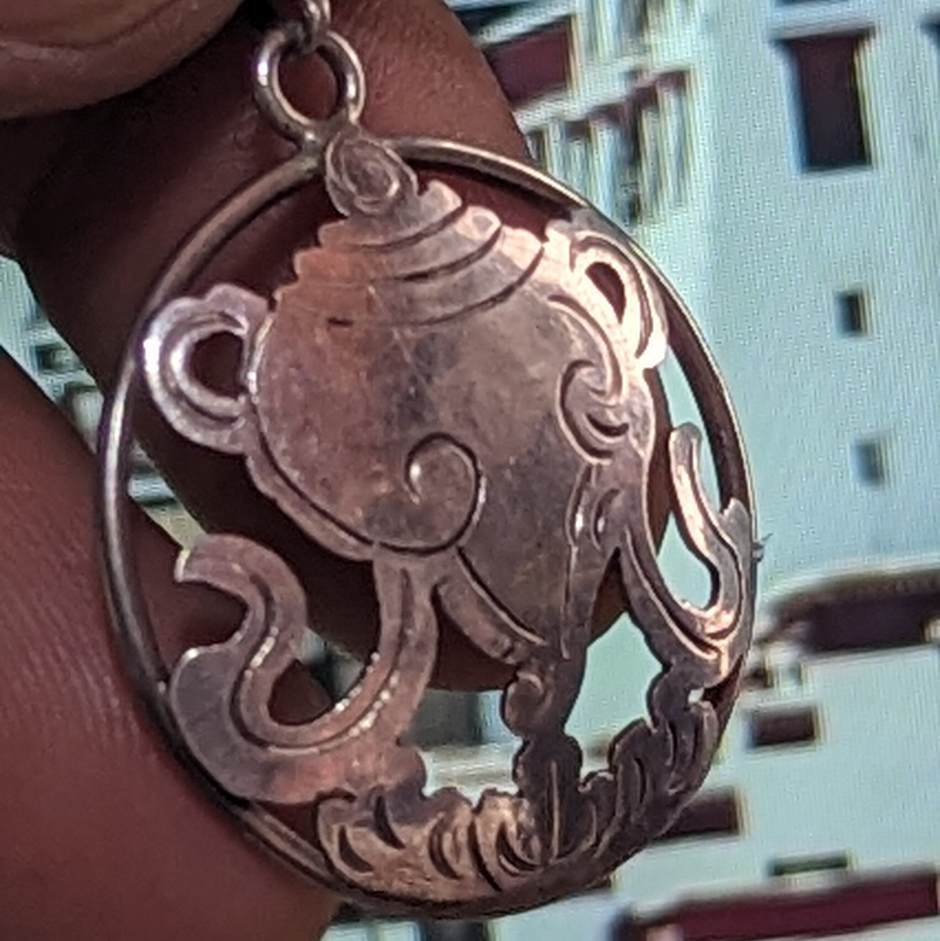 Lrg Conch Shell of Far Renown: (Silver Pendant of Auspicious symbol) (T1102-004.6)