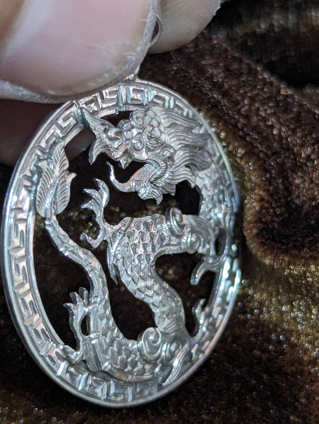 Sterling Silver Chinese Dragon Open Medallion Pendant Necklace) (T1102-008)