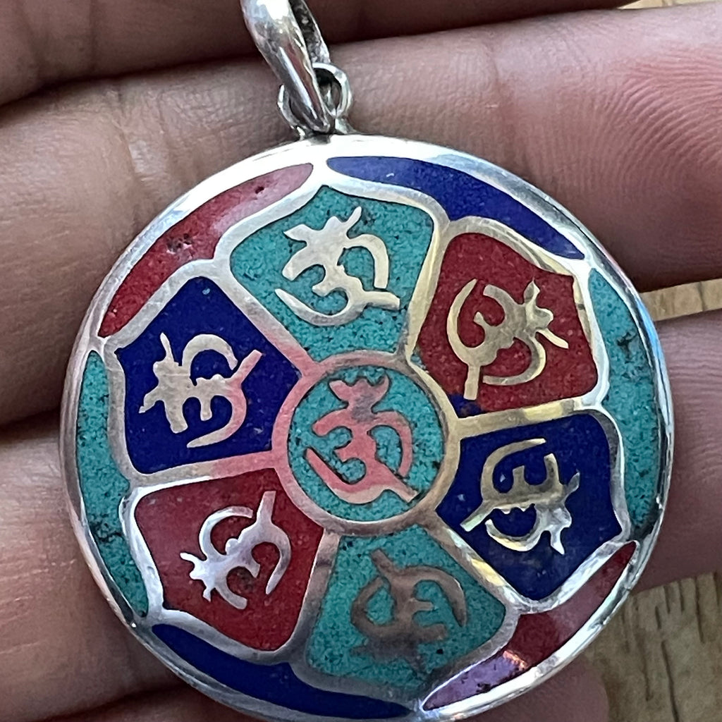 Om Mani Padme Hug, Buddhist Necklace Silver Pendant. (Central Buddha eye) (New P5)