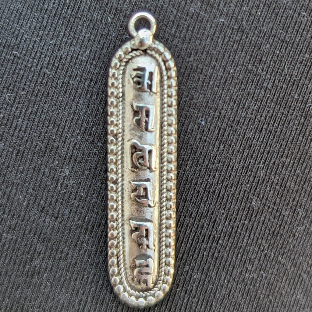 Om Mani Padme Hung Mantra Silver Pendants Handmade in Nepal.(T1103-008)