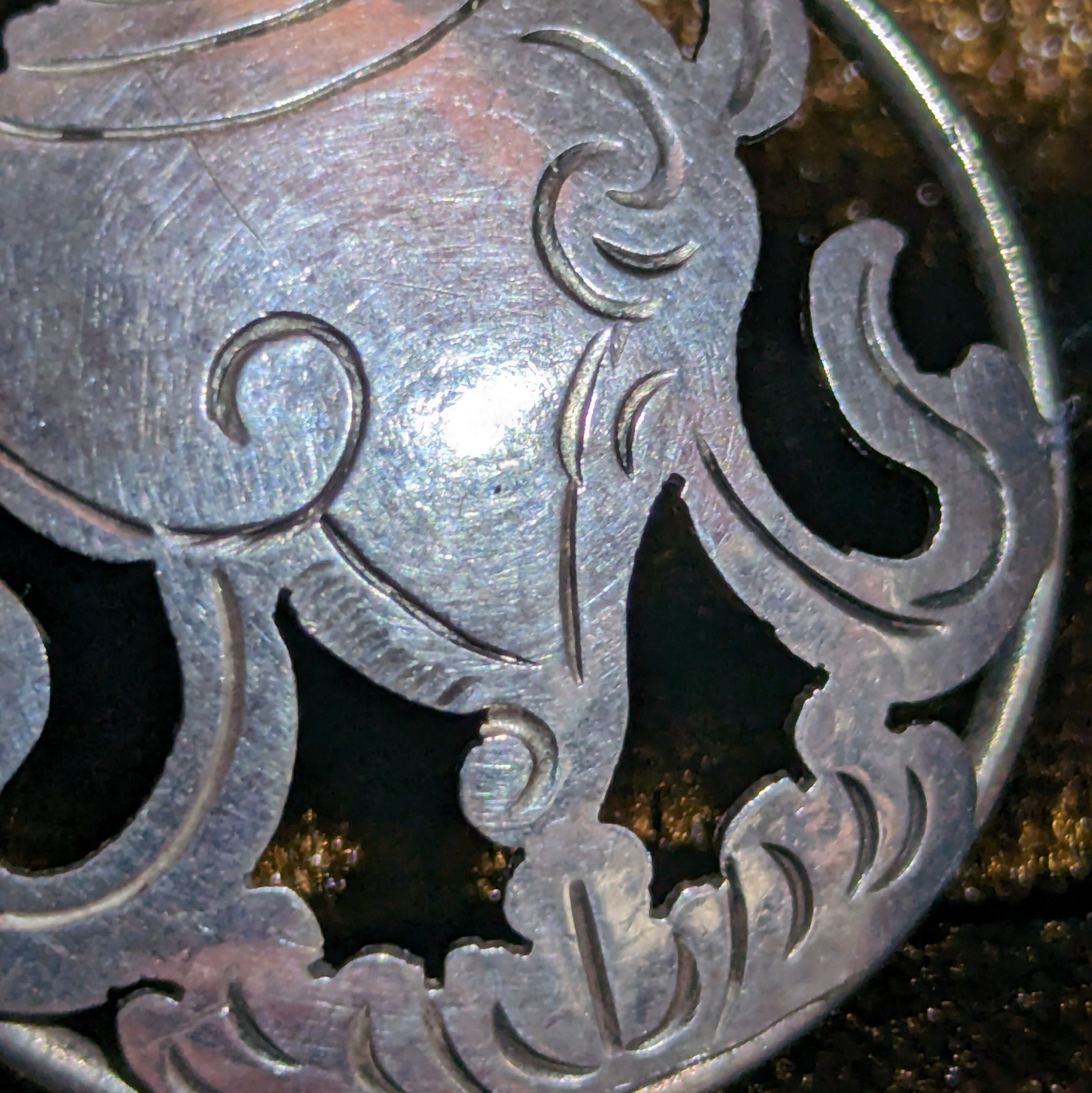 Lrg Conch Shell of Far Renown: (Silver Pendant of Auspicious symbol) (T1102-004.6)