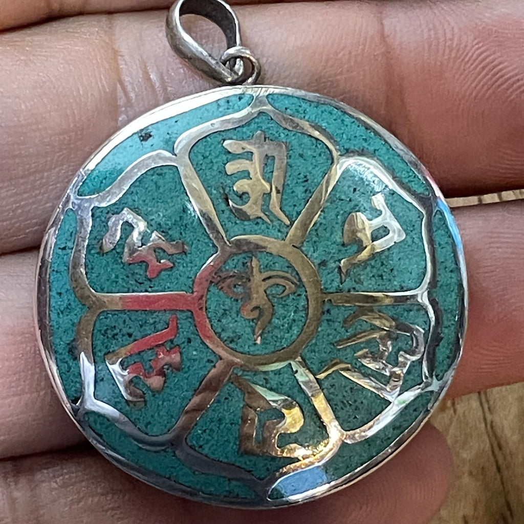 Om Mani Padme Hug, Buddhist Necklace Silver Pendant. (Central Buddha eye) (New P5)
