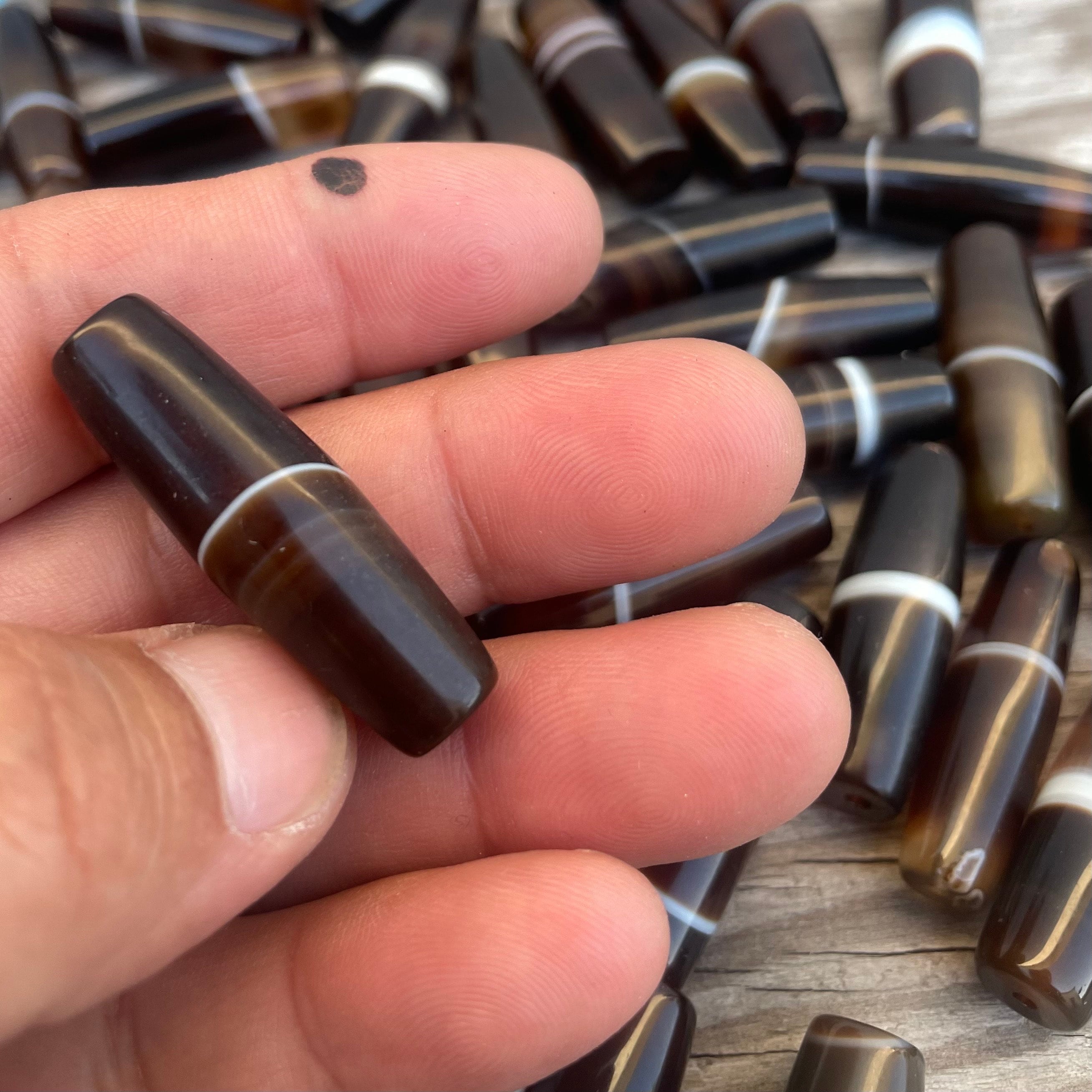 Agate Dzi Beads: Tibetan Amulet (35mm x 12mm)