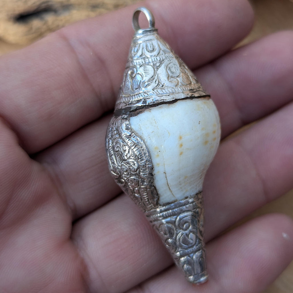Tibetan Conch Shell Pendant: Handmade Buddhist Good Luck Charm