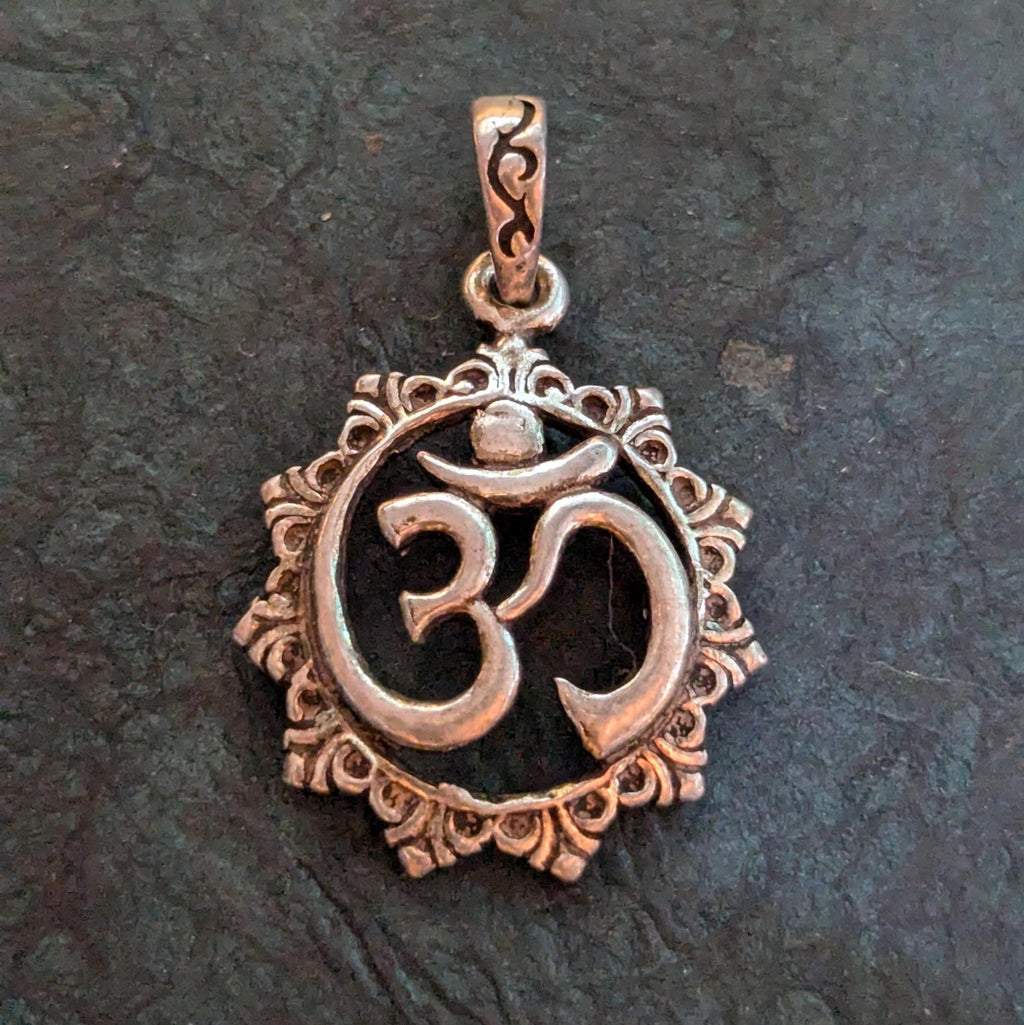 Silver OM Pendant.(T1103-003.2)