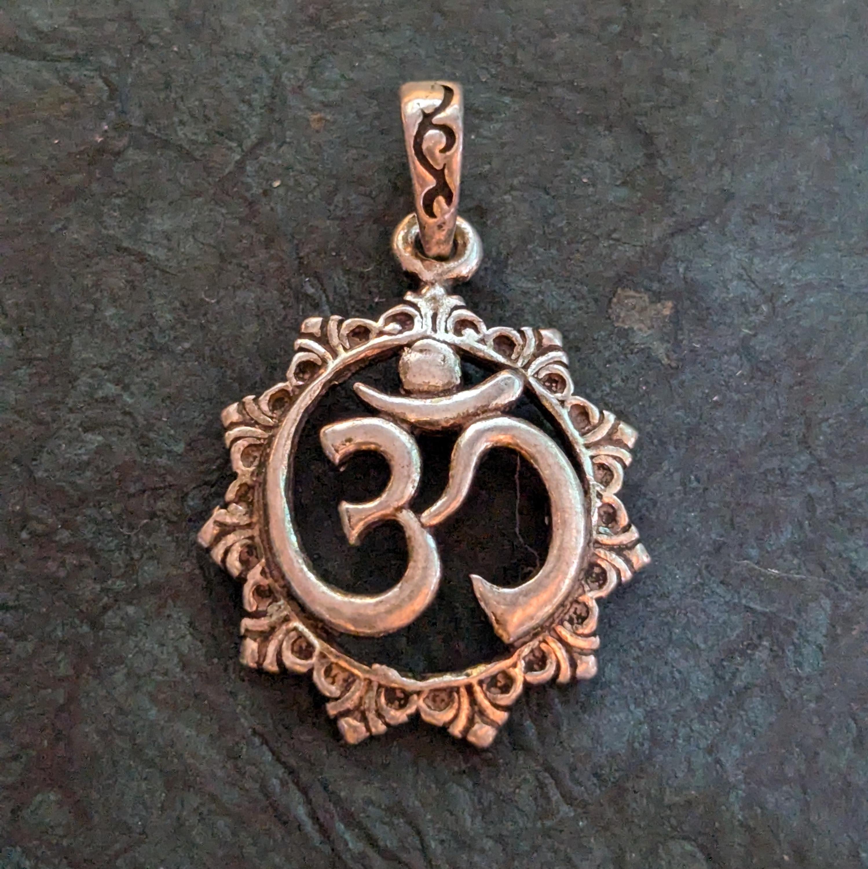 Silver OM Pendant.(T1103-003.2)