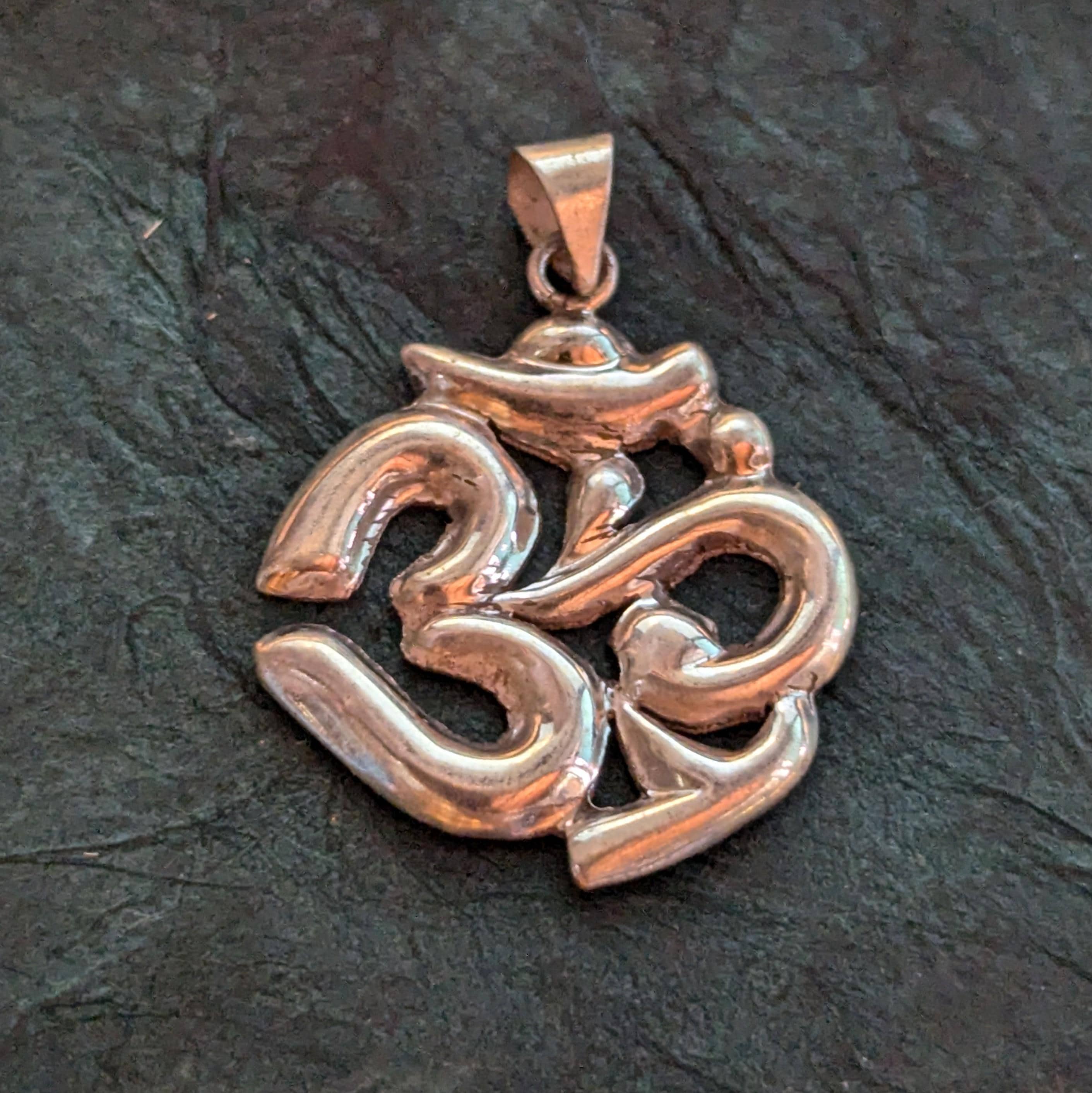Silver OM Pendant.(T1103-003.2)