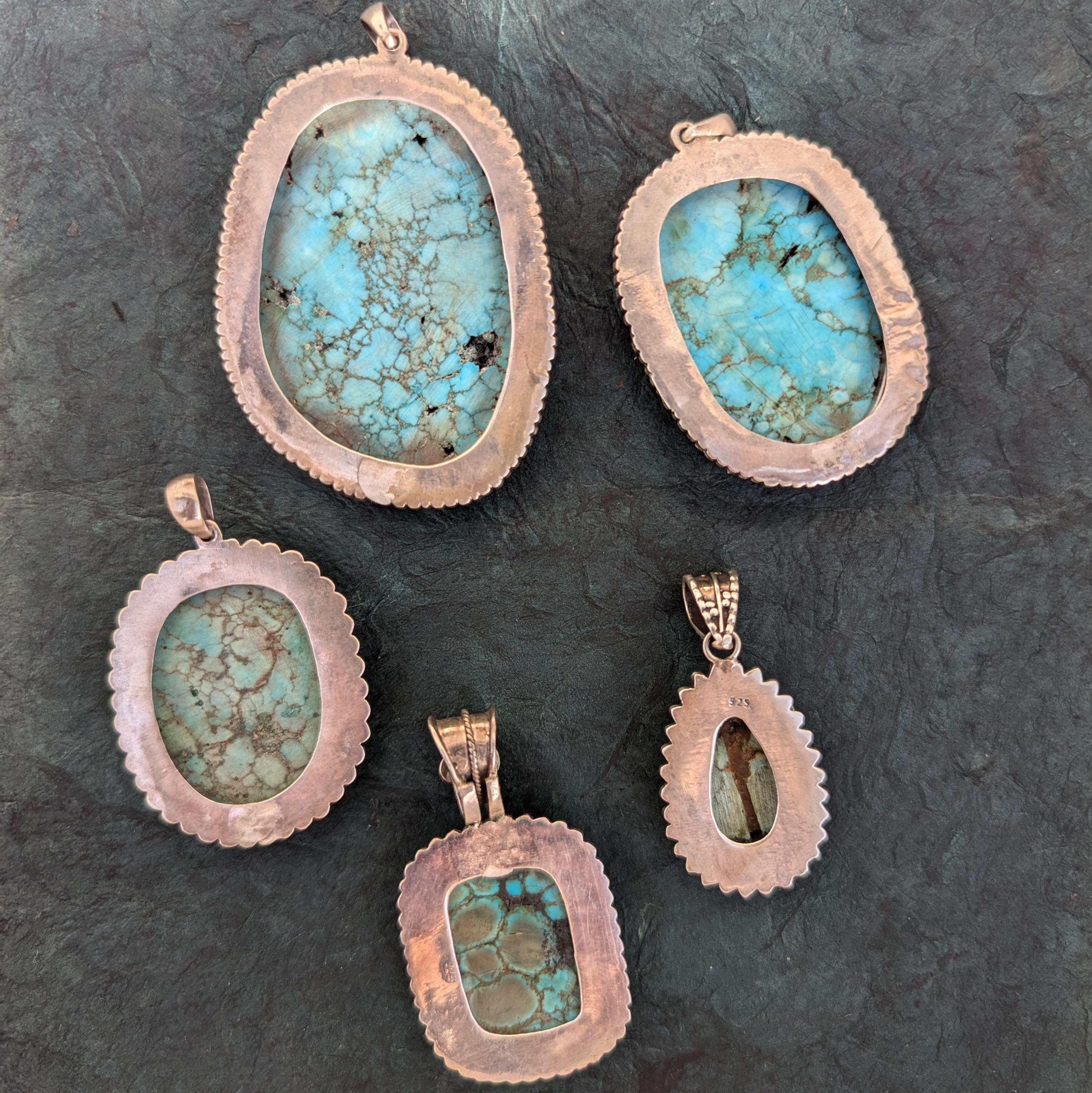 Turquoise gemstone Blue Turquoise 925 Sterling Silver Pendant.  (T1101-006.4)