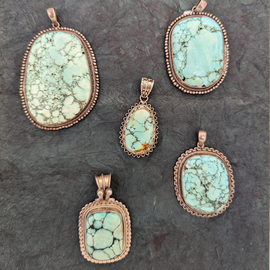 Turquoise gemstone Blue Turquoise 925 Sterling Silver Pendant.  (T1101-006.4)